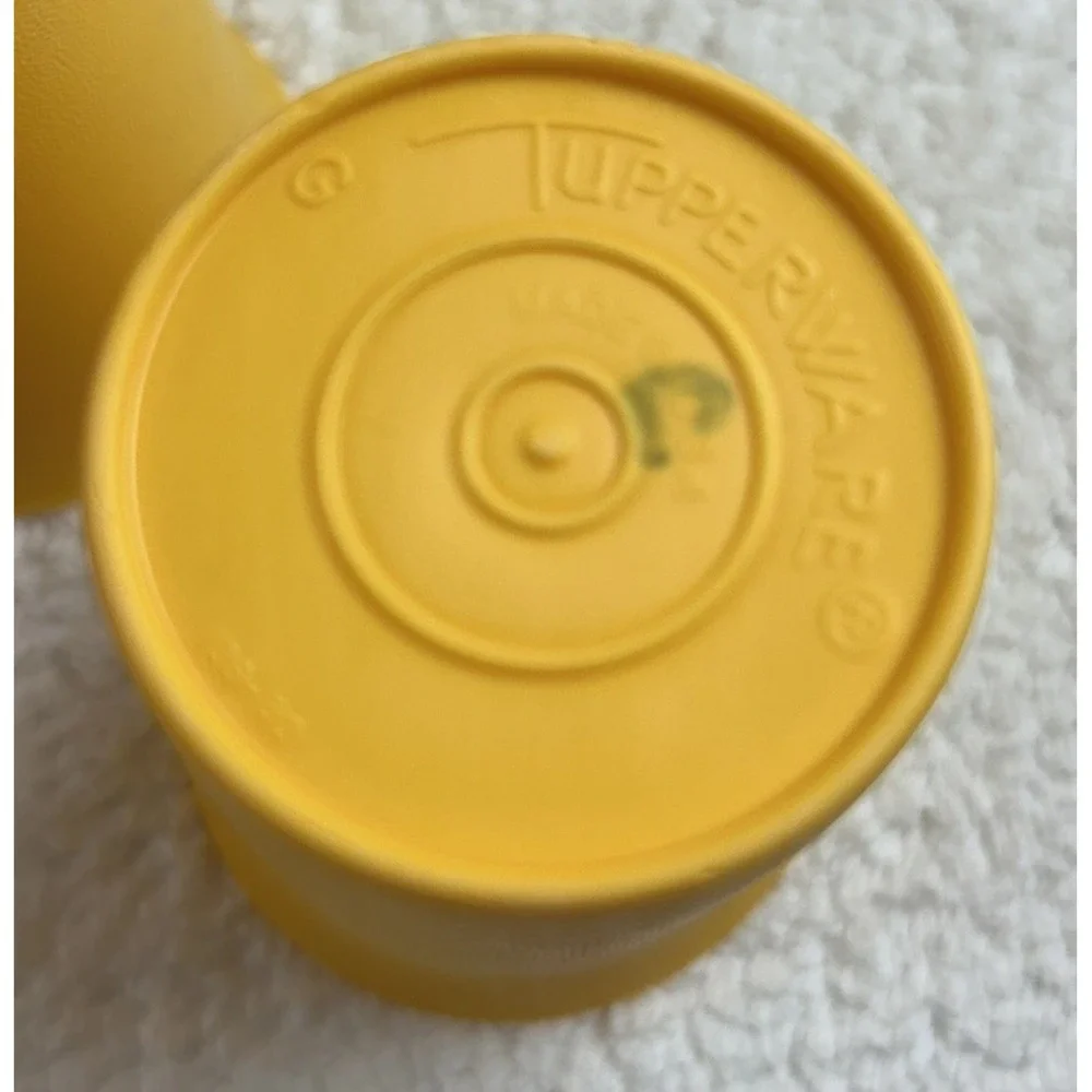 Vintage Tupperware Bell Tumblers Set of 15 Green Yellow Cups Made in USA *READ*